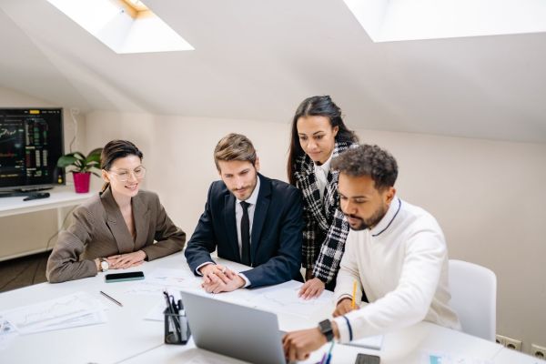 Exploring the impact of latest market trends on uk business startups